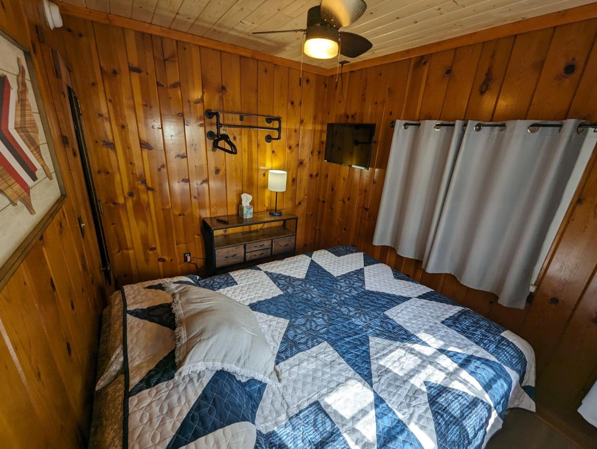 Riverside Point Resort Motel Park Rapids 객실 사진
