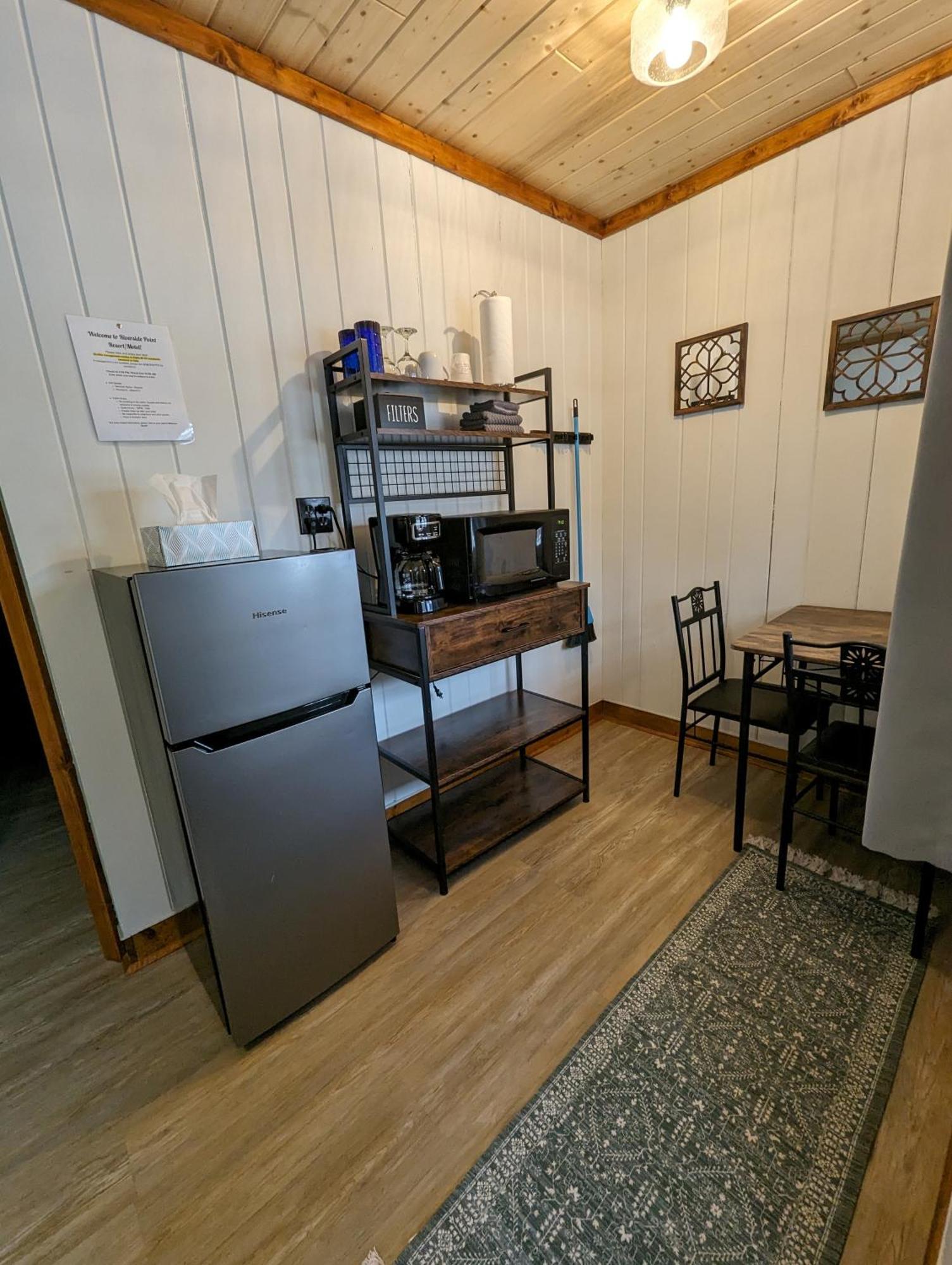 Riverside Point Resort Motel Park Rapids 외부 사진